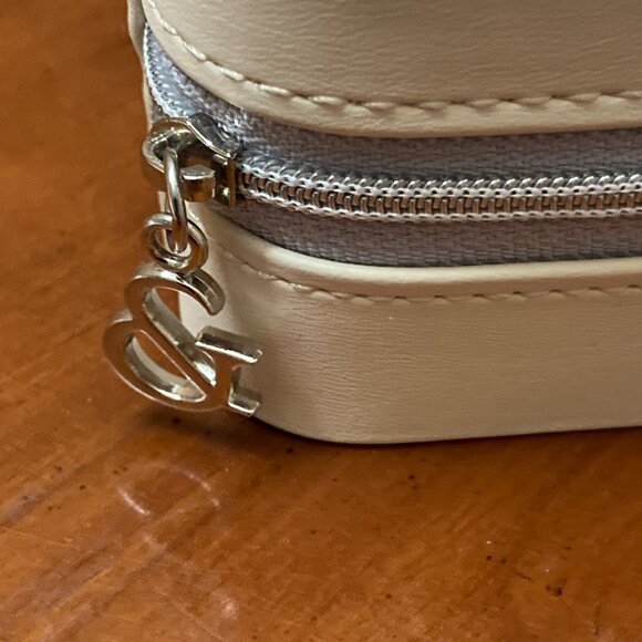 Travel Jewelry Organizer Vegan Leather Cream - Picture 4 of 6
